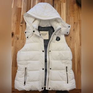 Abercrombie & Fitch Puffer Hooded Vest